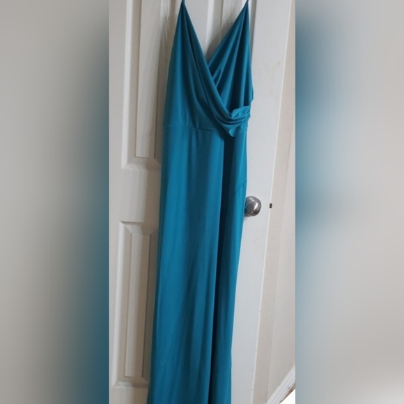 🩷5/$25🩷 FASHION NOVA High Street Jade Maxi Dress, Plus Size 3X - Picture 4 of 9